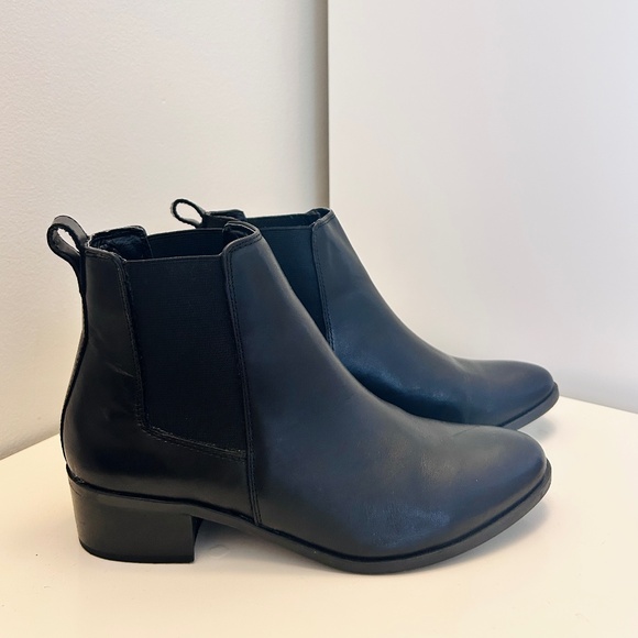 Steve Madden - Chelsea Boots - Size 8 - Picture 1 of 4